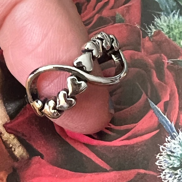 🆕️ Best!! Infinity hearts ring - Picture 7 of 10